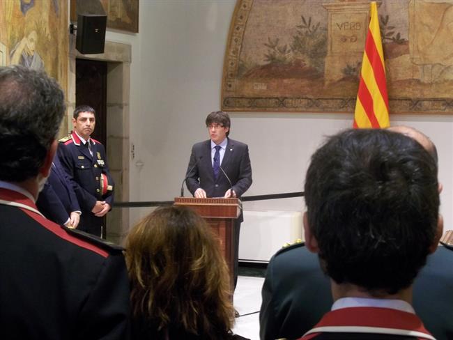 Carles Puigdemont en la toma de posesión de Trapero como 'major' | EUROPA PRESS ep carles puigdemontla tomaposesiontrapero como major