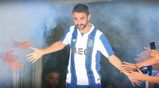 El Deportivo de la Coruña hace oficial el regreso del delantero Adrián López | FCPORTO.PT ep deportivola corunaoficialregresodelantero adrian lopez