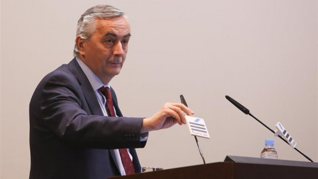 ep el director general de funcas carlos ocana presenta el libre mas alla de los negocios miradas y