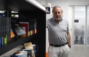 ep entrevistaeuropa pressmadridescritor julio llamazaressu nuevo l