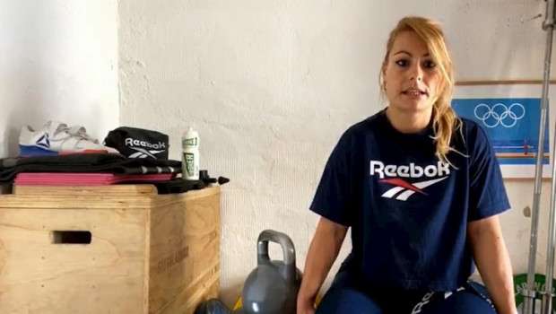 ep la haltera espanola lydia valentin en su domicilio confinada por la pandemia de la covid-19