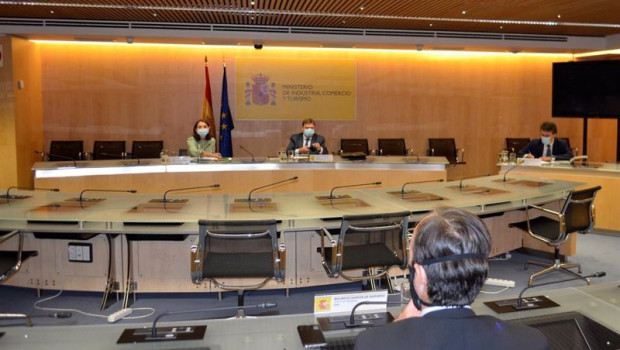 ep la ministra de industria comercio y turismo reyes maroto y el titular de agricultura pesca y