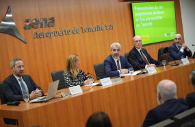 ep la presidenta del cabildo de tenerife rosa davila y el presidente de aena maurici lucena en una