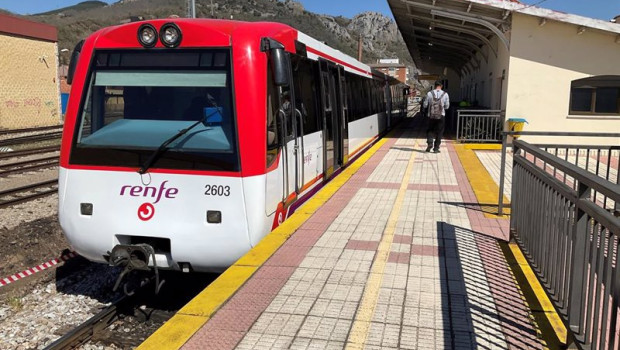 ep renfe renueva la imagen de los trenes de cercanias de ancho metrico de la linea leon guardo