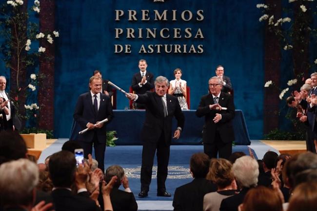 Representantes de la UE recogen el Premio Princesa de Asturias de la Concordia | CASA REAL ep representantesla ue recogenpremio princesaasturiasla concordia