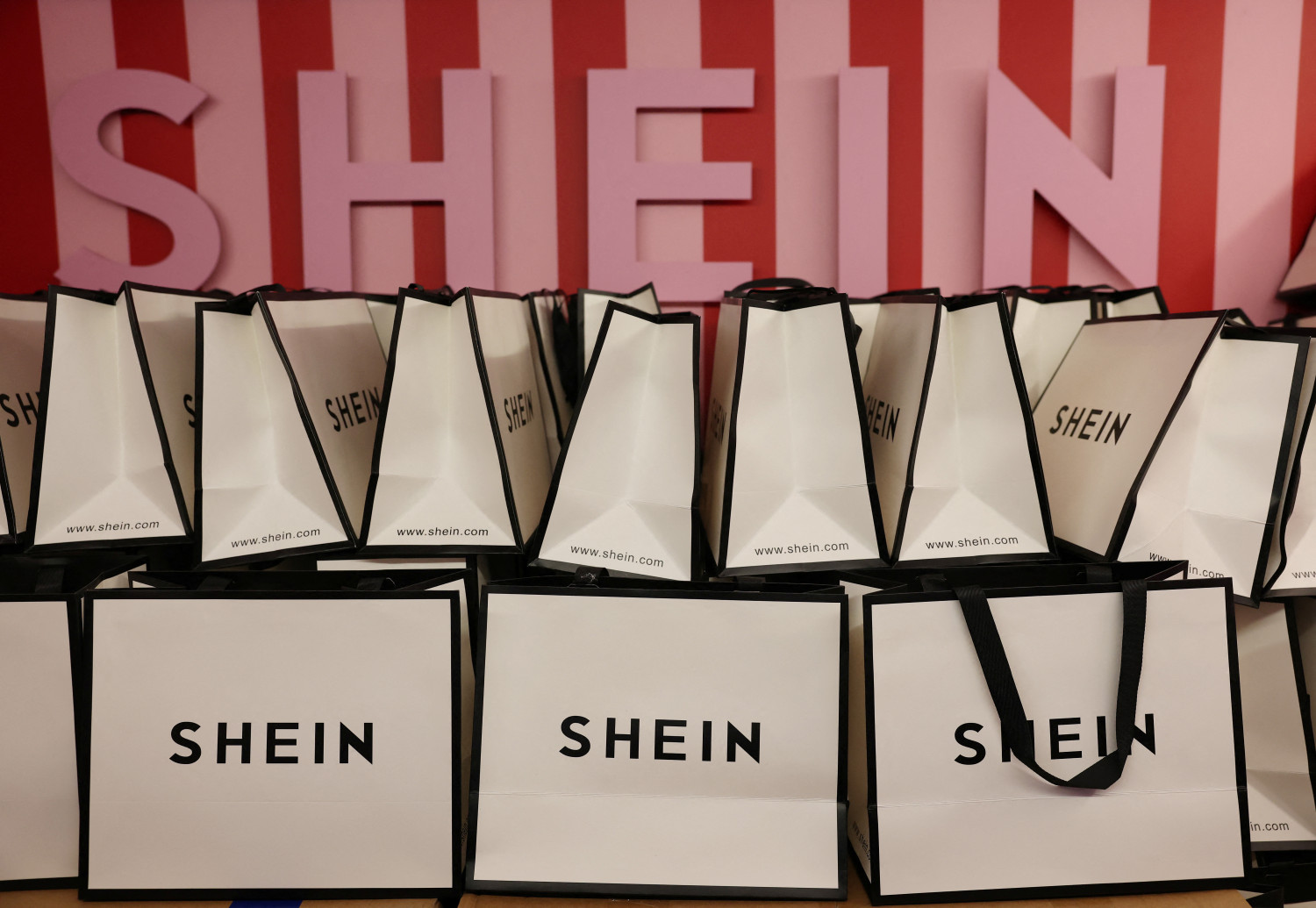 Shein presiona a Londres y solicita su salida en la Bolsa de Hong Kong