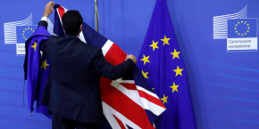 brexit-royaume-uni-union-europeenne-commission-bruxelles-parlement-drapeau