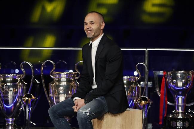 Andrés Iniesta en su despedida del FC Barcelona | FCB - Archivo ep andres iniestasu despedidafc barcelona