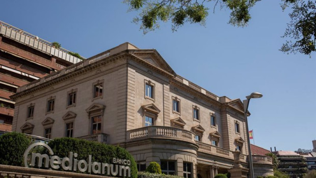 ep archivo   fachada de la sede del banco mediolanum en la avenida diagonal de barcelona