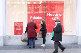 ep archivo varias personas comprando en las rebajas de enero ep archivo varias personas comprando en las rebajas de enero