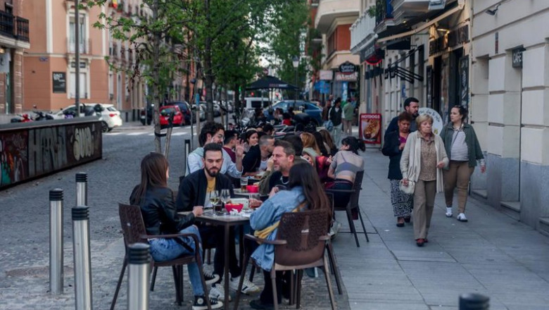 Archivo - Varias personas en la terraza de un bar | Ricardo Rubio - Europa Press - Archivo ep archivo varias personas en la terraza de un bar 20260224094806