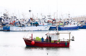 ep barcos amarrados en el puerto de santona a 25 de marzo de 2022 en santona cantabria espana