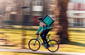 ep economiaempresas- deliveroo afronta hoyjuiciolas condicionestrabajomas500 riders en madrid ep economiaempresas- deliveroo afronta hoyjuiciolas condicionestrabajomas500 riders en madrid
