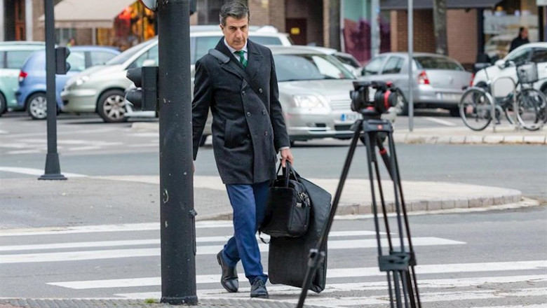ep el abogado del acusado alfredo de miguel gonzalo susaeta a su llegada al palacio la justicia de