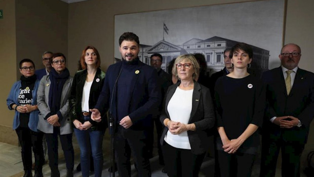ep el portavoz de erc en el congreso gabriel rufian comparece en rueda de prensa junto a sus
