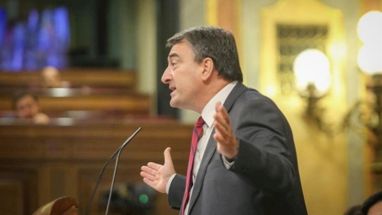 El portavoz del PNV en el Congreso, Aitor Esteban, en el debate de investidura | PNV - Archivo ep el portavoz del pnv en el congreso aitor esteban en el debate de investidura