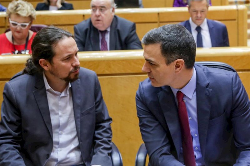 https://img5.s3wfg.com/web/img/images_uploaded/d/0/ep_el_vicepresidente_del_gobierno_pablo_iglesias_i_junto_al_presidente_del_gobierno_pedro_sanchez_d.jpg