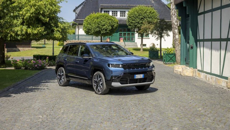 Jeep Compass reafirma su espíritu todoterreno con hasta 375 CV de potencia eléctrica, desde 32.600 euros | CARMINE ARRICHIELLO ep jeep compass reafirma su espiritu todoterreno con hasta 375 cv de potencia electrica desde 32600