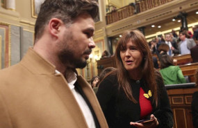 ep la portavoz de junts per catalunya jxcat laura borrs hablando con el de erc gabriel rufian en el