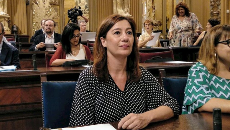 La presidenta del Govern, Francina Armengol, en una imagen de archivo antes de empezar un pleno del Parlament. | EUROPA PRESS - Archivo ep la presidenta del govern francina armengol en una imagen de archivo antes de empezar un pleno del