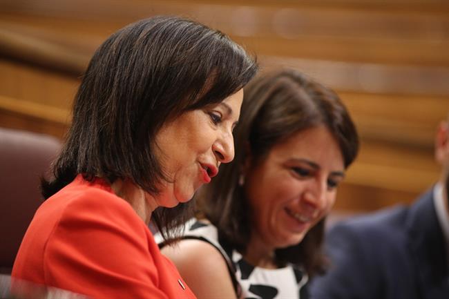 Margarita Robles y Adriana Lastra en la sesión de control en el Congreso | EUROPA PRESS ep margarita roblesadriana lastrala sesioncontrolcongreso