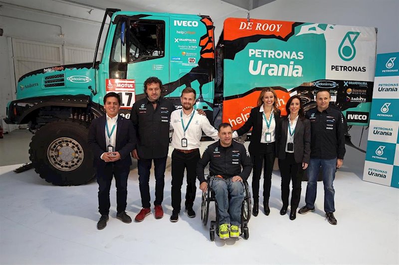 ep presentacion de albert llovera como piloto del team petronas de rooy iveco para el dakar 2020