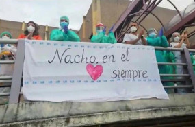 ep trabajadores del hospital de getafe rinden homenaje a su companero fallecido por el covid-19