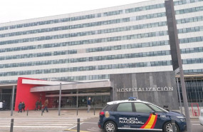 ep un coche policial frente al huca