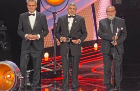 ep zurab pololikashvili entrega el premio platino cine y educacion en valores