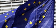 europe-drapeau-commission-europeenne-bruxelles-flag-france-candidate-pour-le-demenagement-d-agences-europeennes-de-londres europe-drapeau-commission-europeenne-bruxelles-flag-france-candidate-pour-le-demenagement-d-agences-europeennes-de-londres