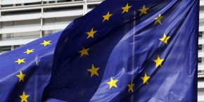europe-drapeau-commission-europeenne-bruxelles-flag-france-candidate-pour-le-demenagement-d-agences-europeennes-de-londres