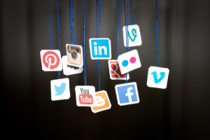 redes-sociales-para-encontrar-trabajo-300x200
