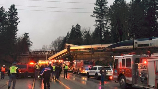 tren descarrilamiento washington