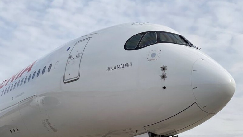 ep airbus a350 900 con nombre hola madrid
