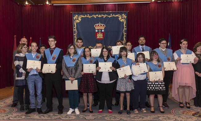 Alumnos con discapacidad intelectual se graduan en la Universidad de Burgos | FUNDACIÓN ONCE ep alumnosdiscapacidad intelectualgraduanla universidadburgos