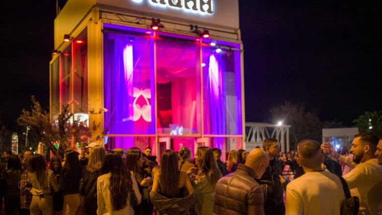 Archivo - Algunas personas hacen cola frente a la discoteca Pacha de Basrcelona | LORENA SOPENA - EUROPA PRESS - Archivo ep archivo algunas personas hacen cola frente a la discoteca pacha de basrcelona