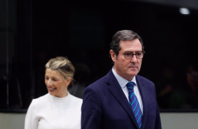 ep archivo   l presidente de la ceoe antonio garamendi con la vicepresidenta segunda y ministra de