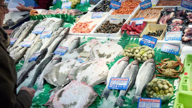 ep archivo   mostrador de una pescaderia en el mercado de prosperidad