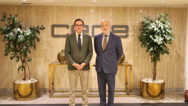 ep el presidente de la ceoe antionio garamendi izda y el presidente de la aec jose maria beneyto