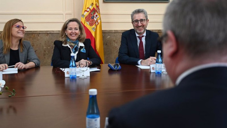 ep i d la delegada del gobierno en la comunitat valenciana pilar bernabe la vicepresidenta primera y ep i d la delegada del gobierno en la comunitat valenciana pilar bernabe la vicepresidenta primera y