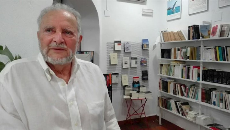 Julio Anguita en 'La República de las Letras' de Córdoba, en una imagen de archivo. | EUROPA PRESS - Archivo ep julio anguita en la republica de las letras de cordoba en una imagen de archivo