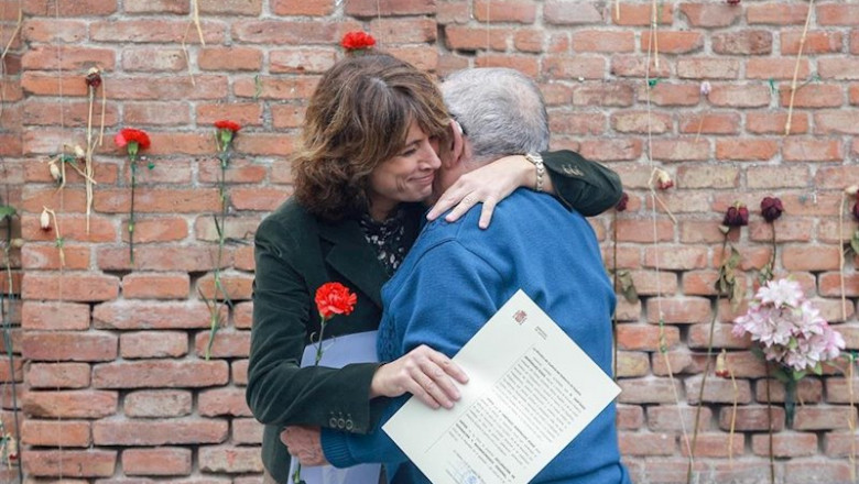 La ex ministra de Justicia Dolores Delgado entrega una declaración de reparación a la familia de una víctima del franquismo | Ricardo Rubio - Europa Press - Archivo ep la ex ministra de justicia dolores delgado entrega una declaracion de reparacion a la familia de