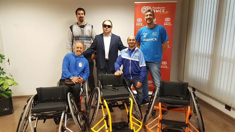 ep la fundacion once dona sillas de ruedas a escuelas deportivas y federaciones