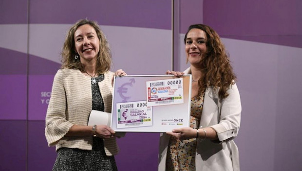 ep la vicepresidenta de la once patricia sanz izq posa junto a la secretaria de estado de igualdad