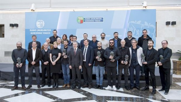 ep lehendakari recibeequipo de handia
