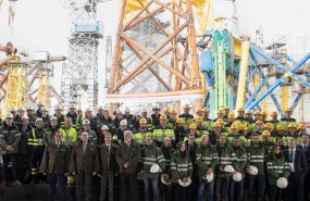 ep navantia e iberdrola escenificanfeneentregalos primeros jackets