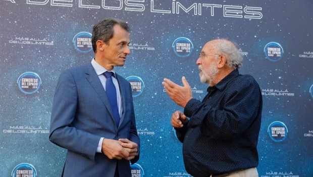 ep pedro duque ministro en funciones de ciencia innovacion y universidades y michel mayor premio