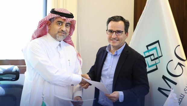ep saleh al juhiman director general adjunto de mgc y david garzon subdirector de operaciones de