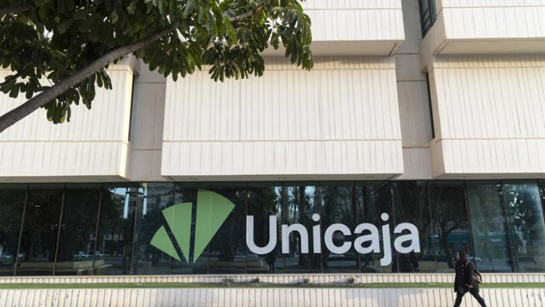 UNICAJA ep unicaja se suma al black friday reduce el precio de sus prestamos preconcedidos y devuelve el 5