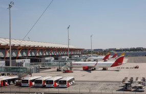 ep varios aviones en la terminal 4 del aeropuerto adolfo suarez madrid barajas a 24 de julio de 2024